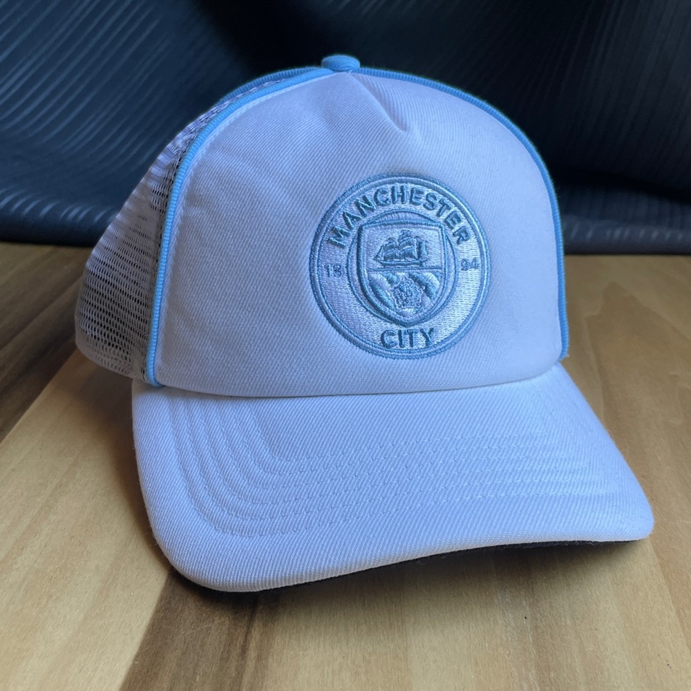 MANCHESTER
CITY
FOG
TRUCKER
HAT